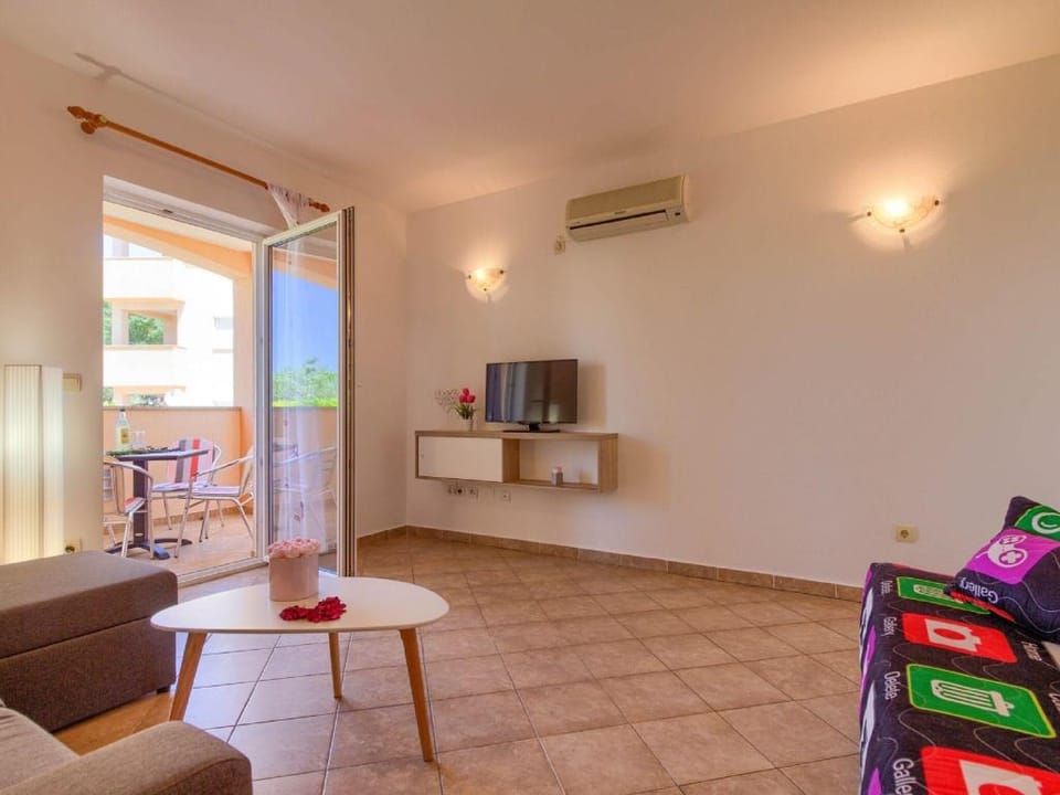 Villa in Peroj with Pool near Beach Vacation rental in Fažana