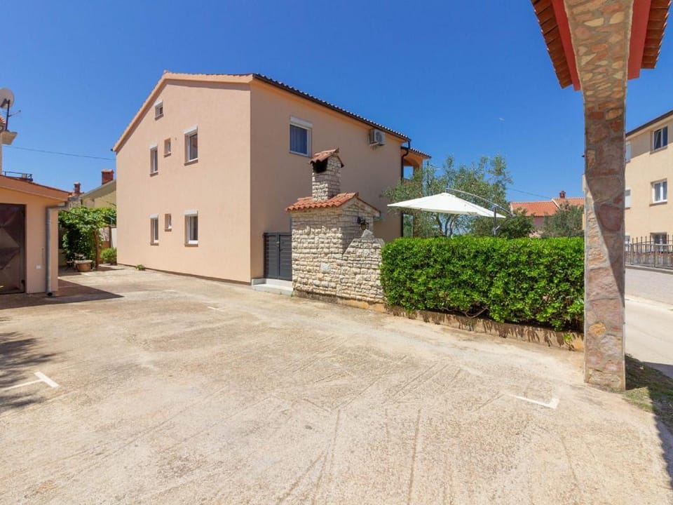 Villa in Peroj with Pool near Beach Vacation rental in Fažana