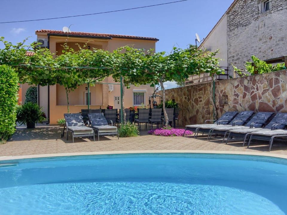 Villa in Peroj with Pool near Beach Vacation rental in Fažana
