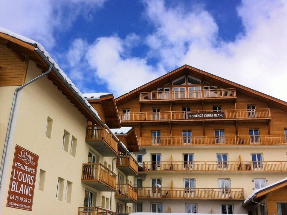 Apartment in France with Flexible Options Apartment in Les Deux Alpes