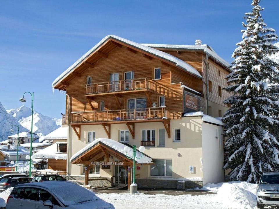 Apartment in France with Flexible Options Apartment in Les Deux Alpes