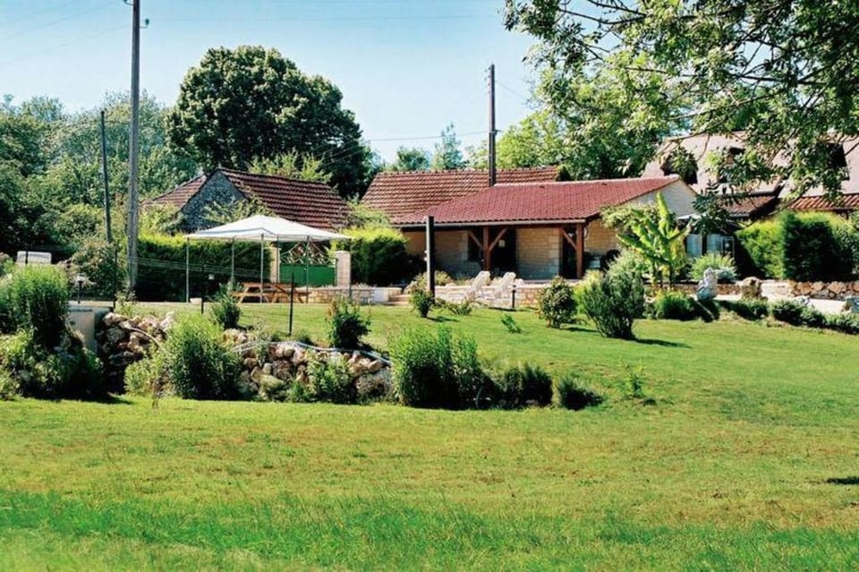 Holiday home with private pool in Montclera Vacation rental in Occitanie