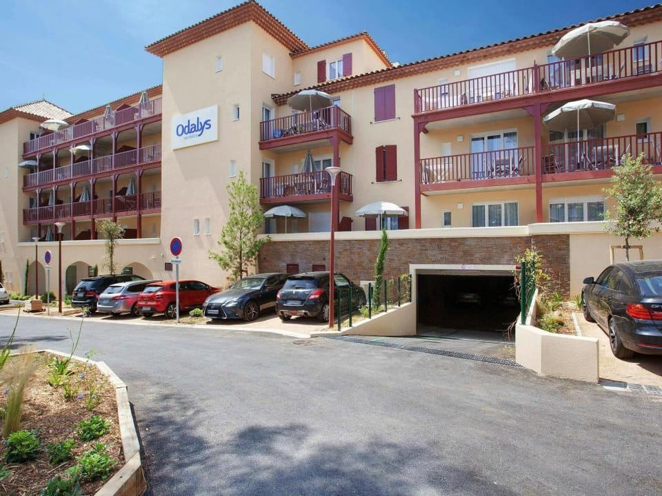 Apartment in Cavalaire-sur-Mer near Beach Apartment in Cavalaire-sur-Mer