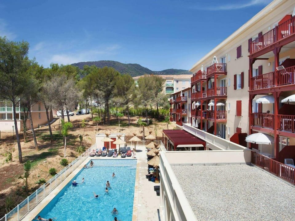 Apartment in Cavalaire-sur-Mer near Beach Apartment in Cavalaire-sur-Mer