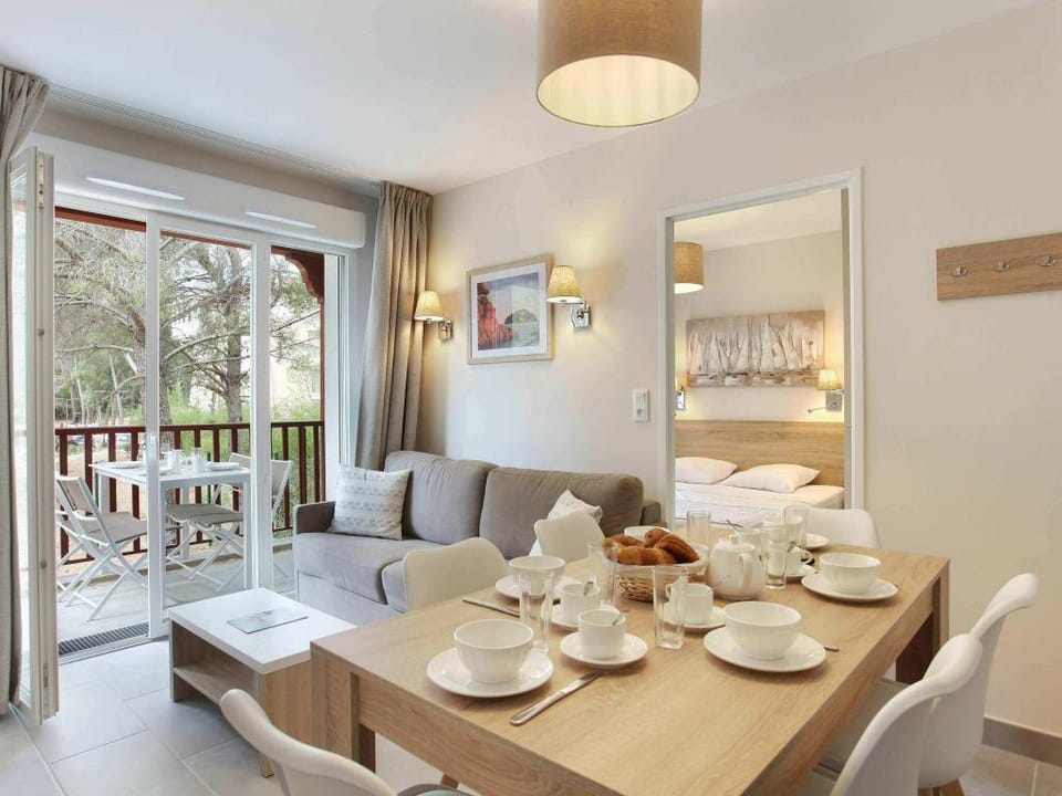 Apartment in Cavalaire-sur-Mer near Beach Apartment in Cavalaire-sur-Mer