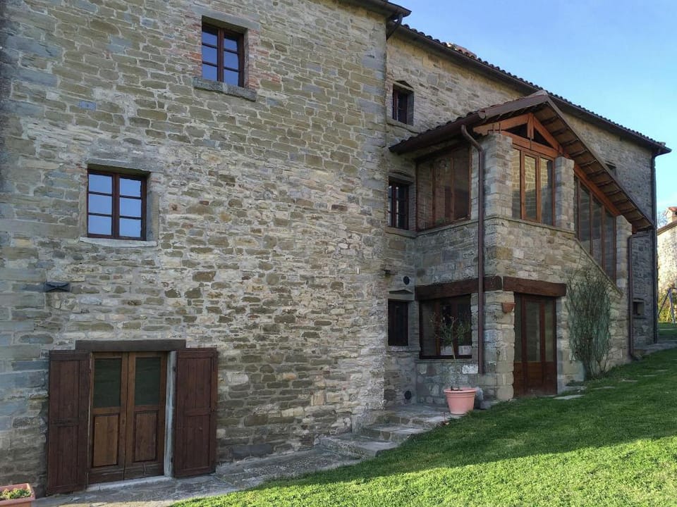 Farmhouse in Apecchio with Pool and Terrace Vacation rental in Umbria