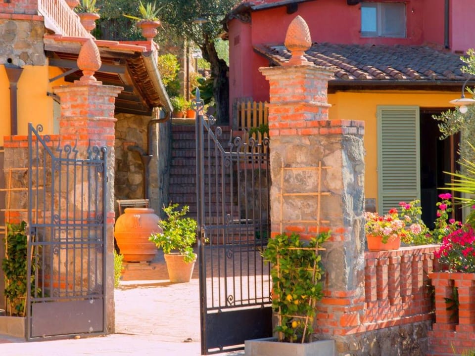 Farmhouse in Montecatini Terme with Sauna Vacation rental in Emilia-Romagna
