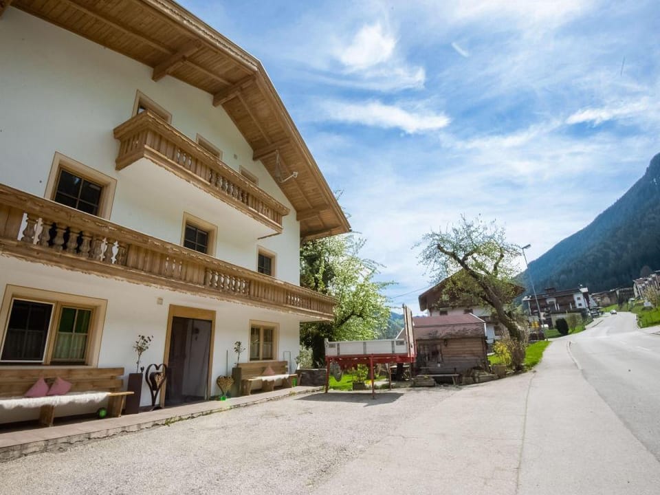 Apartment in Hainzenberg near Ski Lift Apartment in Tyrol