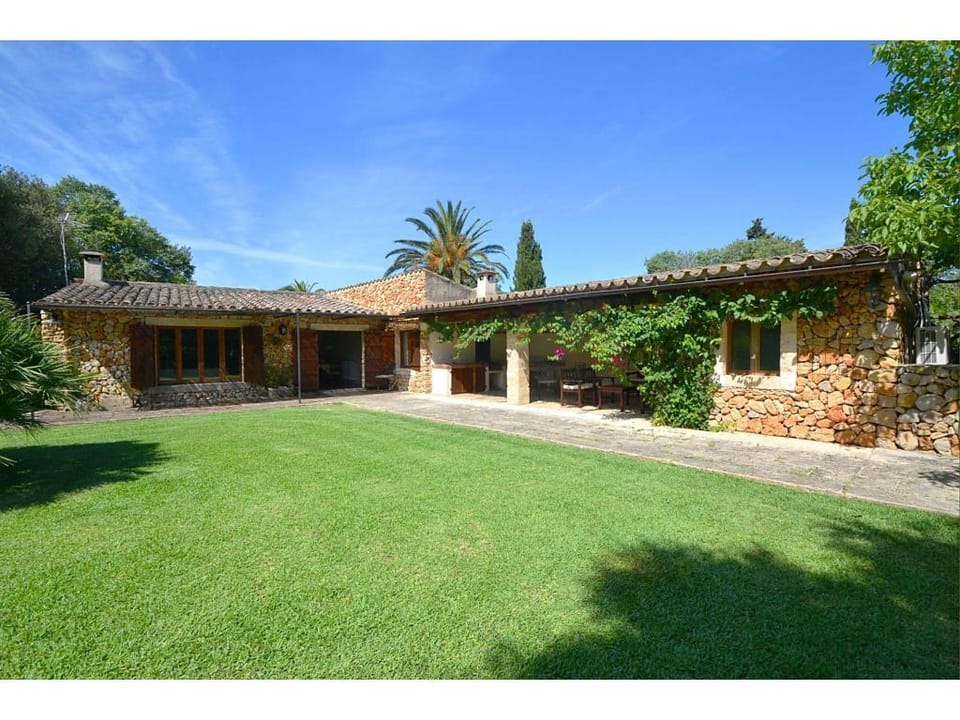 Villa in Buger near Alcudia Bay Beaches Vacation rental in Pla de Mallorca