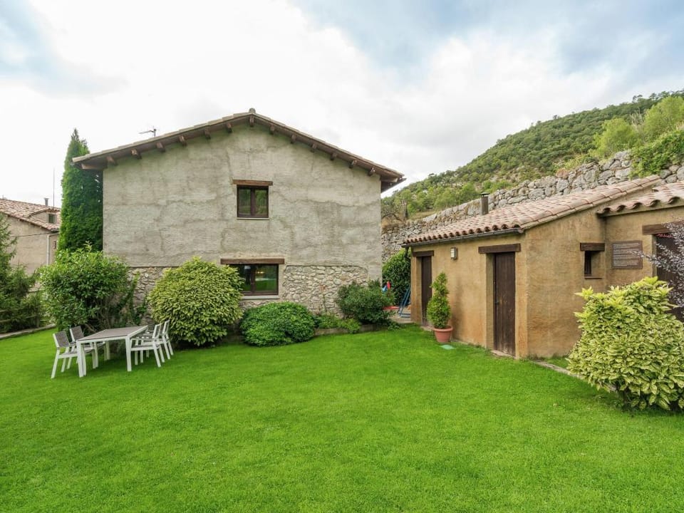 Belvilla by OYO Casa El Raco dEspunyes. Vacation rental in Solsonès