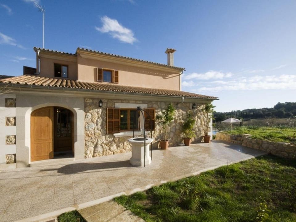 Country House in Spain with Pool  Mountain Views Vacation rental in Pla de Mallorca