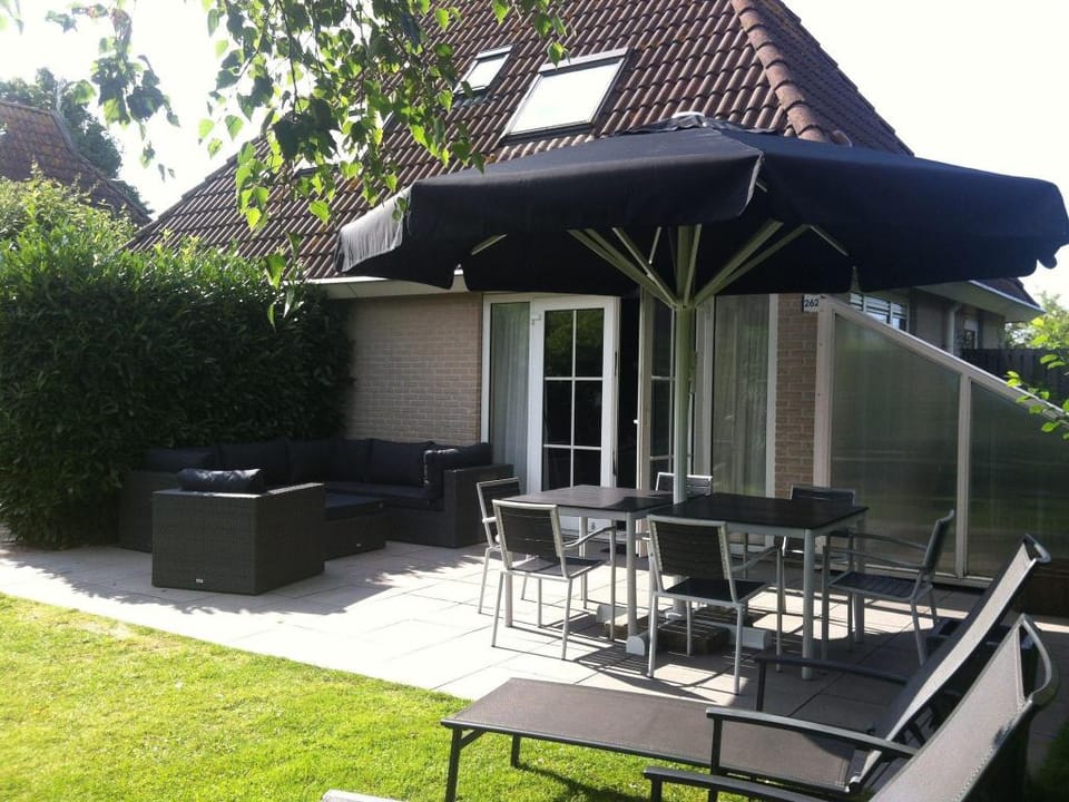 Wellness aan het Water in Earnewoude Vacation rental in Friesland, Netherlands