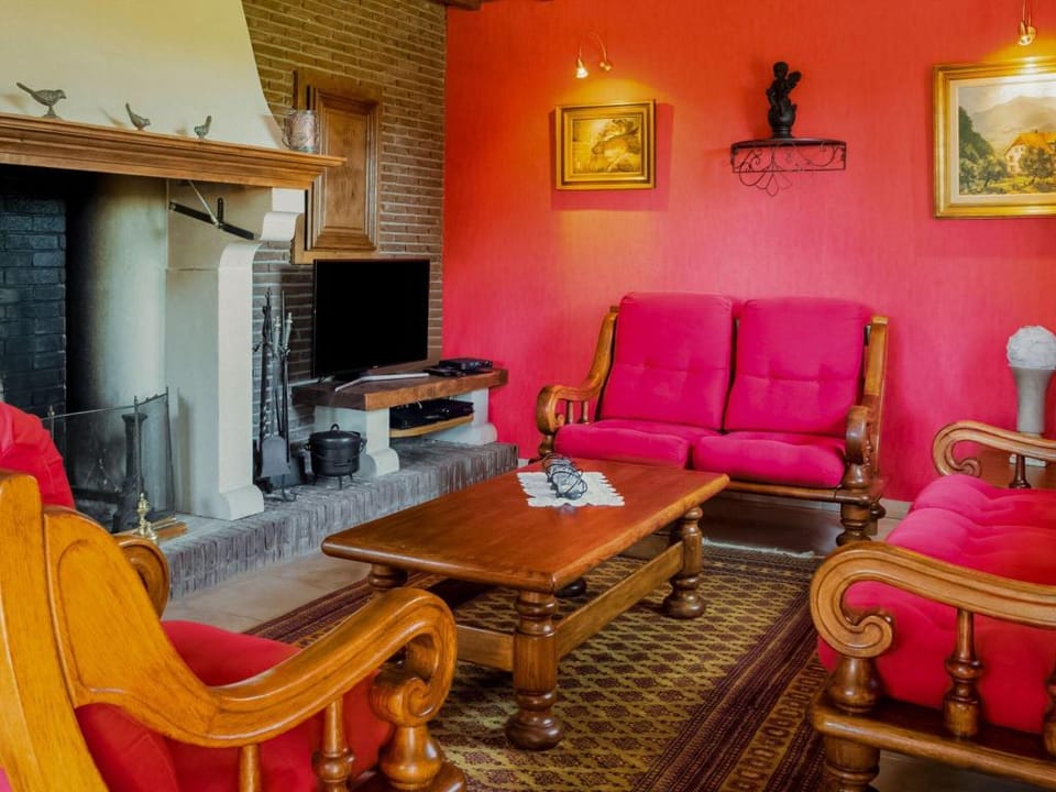 Villa in Bitvre with garden Villa in Wallonia, Belgium