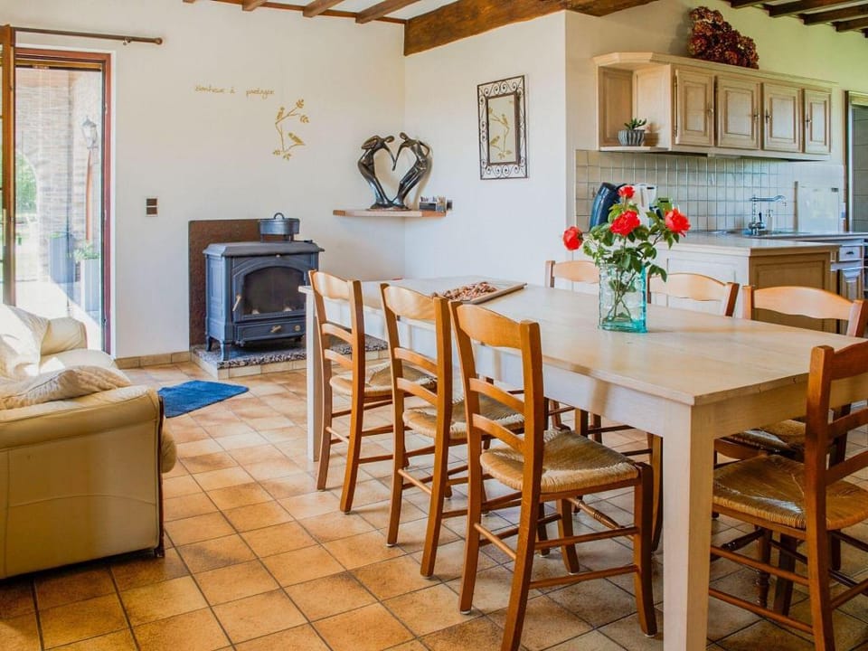 Villa in Bitvre with garden Villa in Wallonia, Belgium
