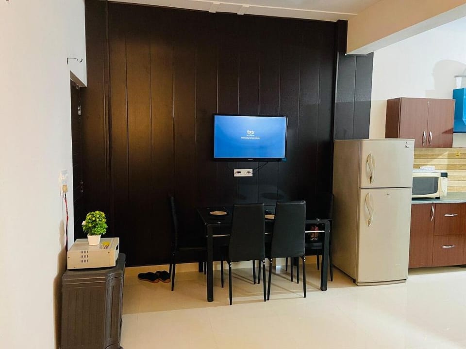 VALLEY VIEW STUDIO FOR 4 GUESTS WITH SAFE PARKING. Vacation rental in Dehradun