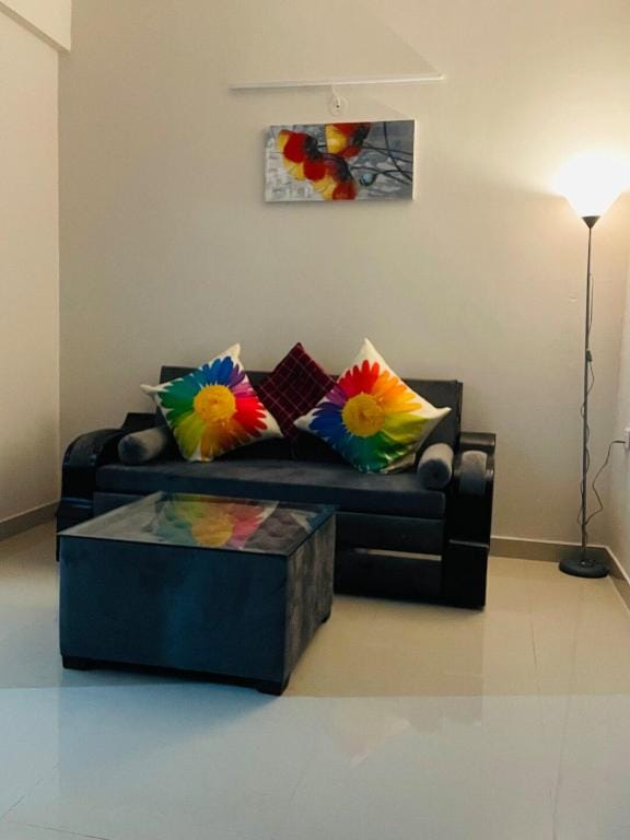 VALLEY VIEW STUDIO FOR 4 GUESTS WITH SAFE PARKING. Vacation rental in Dehradun