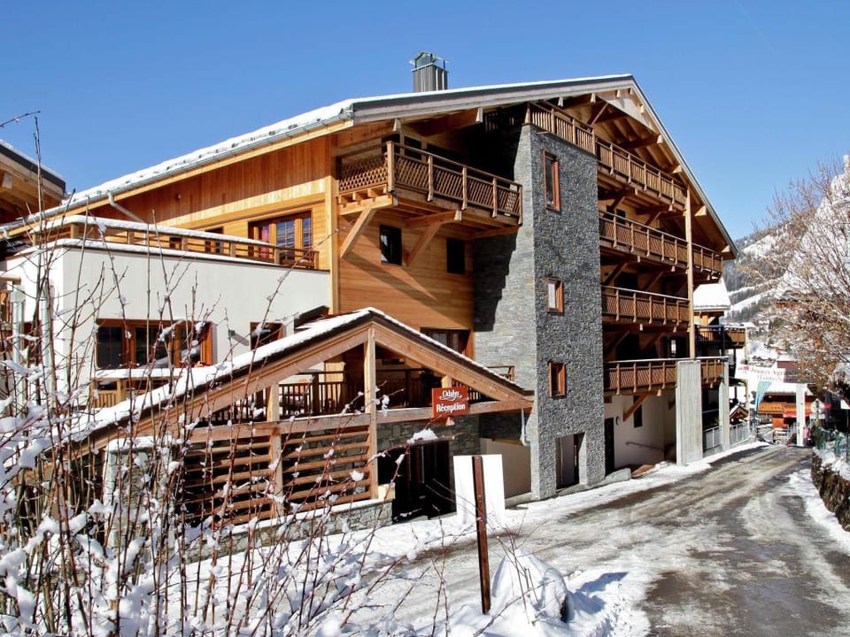 Chatel Ski Apt Near Gondola Apartment in Châtel
