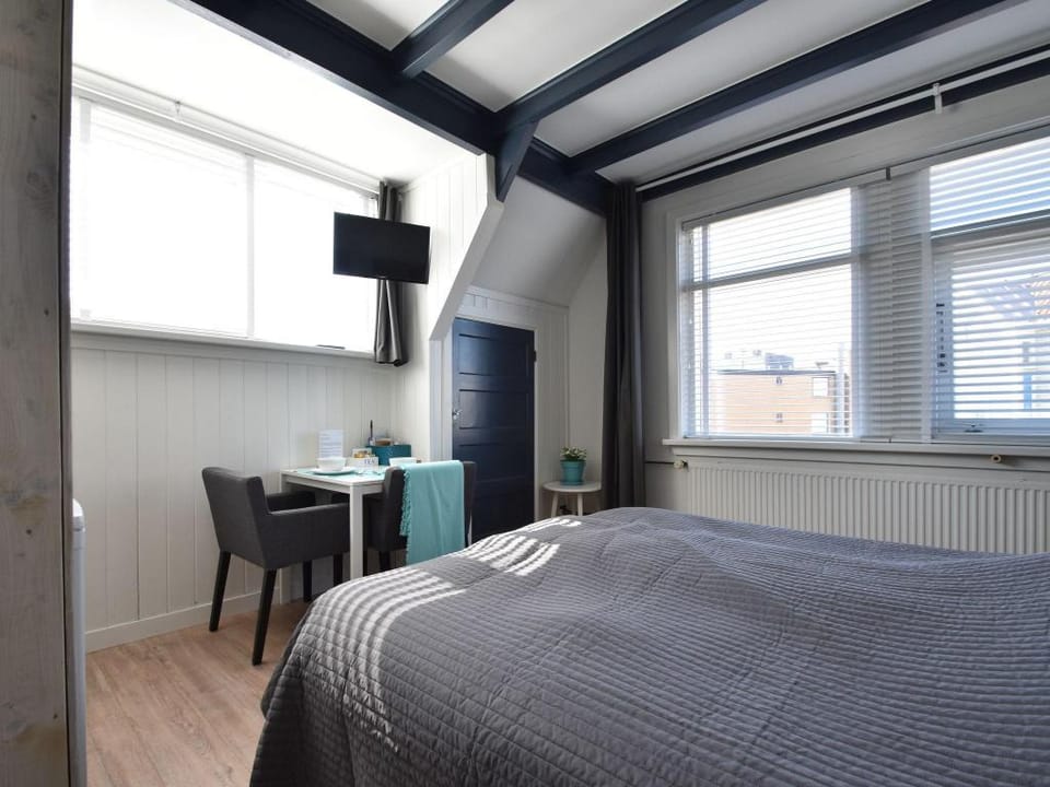 Amazing apartment in Noord-Holland w/  Apartment in Bergen aan Zee
