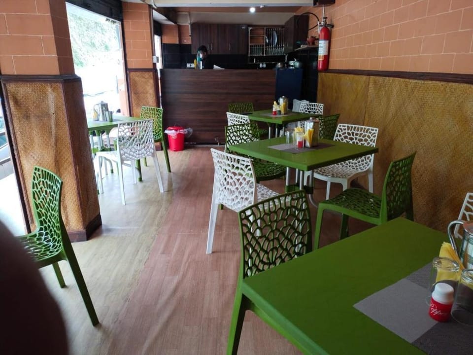 Hotel Himalaya Residency Hotel in West Bengal