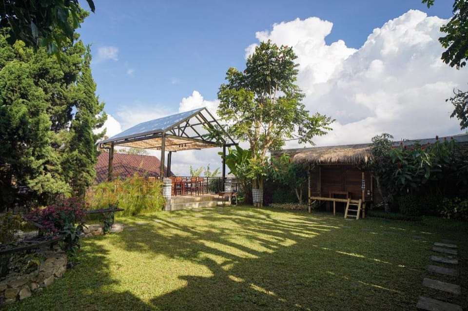 Omah Angkul Angkul Pool Villa Hotel in Parongpong