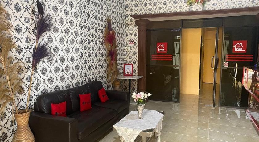 RedDoorz @ Jalan Padat Karya Prabumulih Hotel in Indonesia