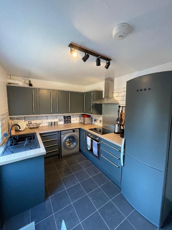 5 Lockside Free Secure Parking Vacation rental in York