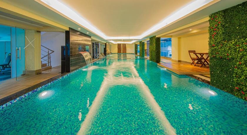 AR Suites Jewels Royale Hotel in Pune