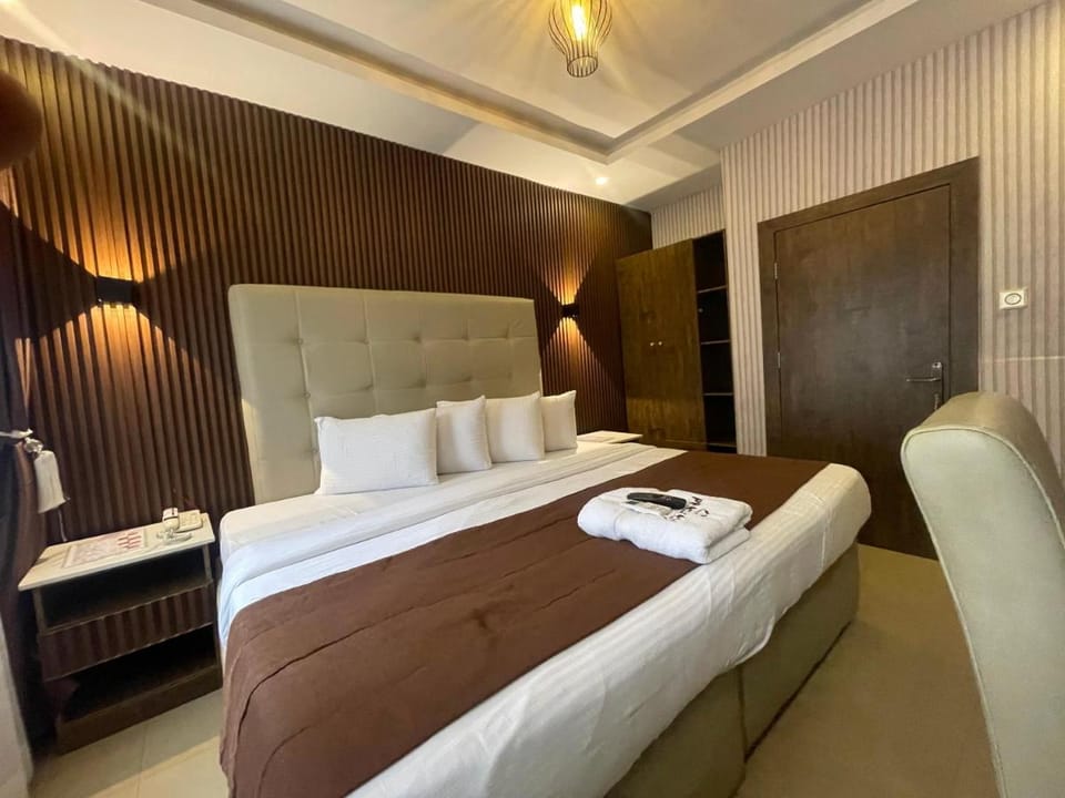 Presken Hotel GRA, GRA Ikeja Hotel in Lagos