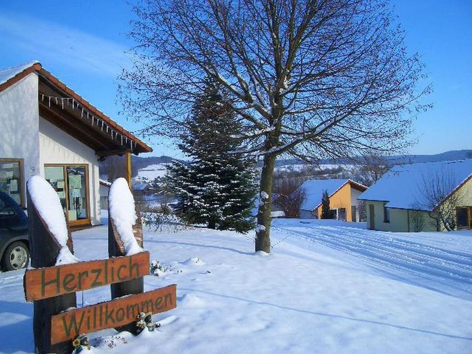 Bungalow im Feriendorf Uslar mit Gartenterrasse Vacation rental in Lower Saxony, Germany