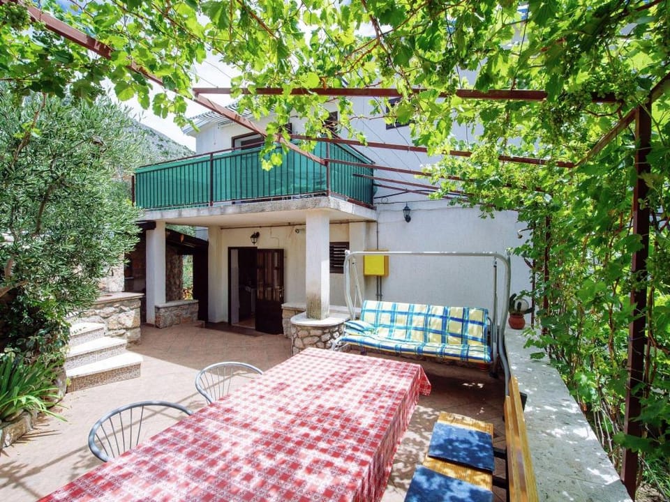 Nice apartment in Zadarska županija w/  Apartment in Zadar County
