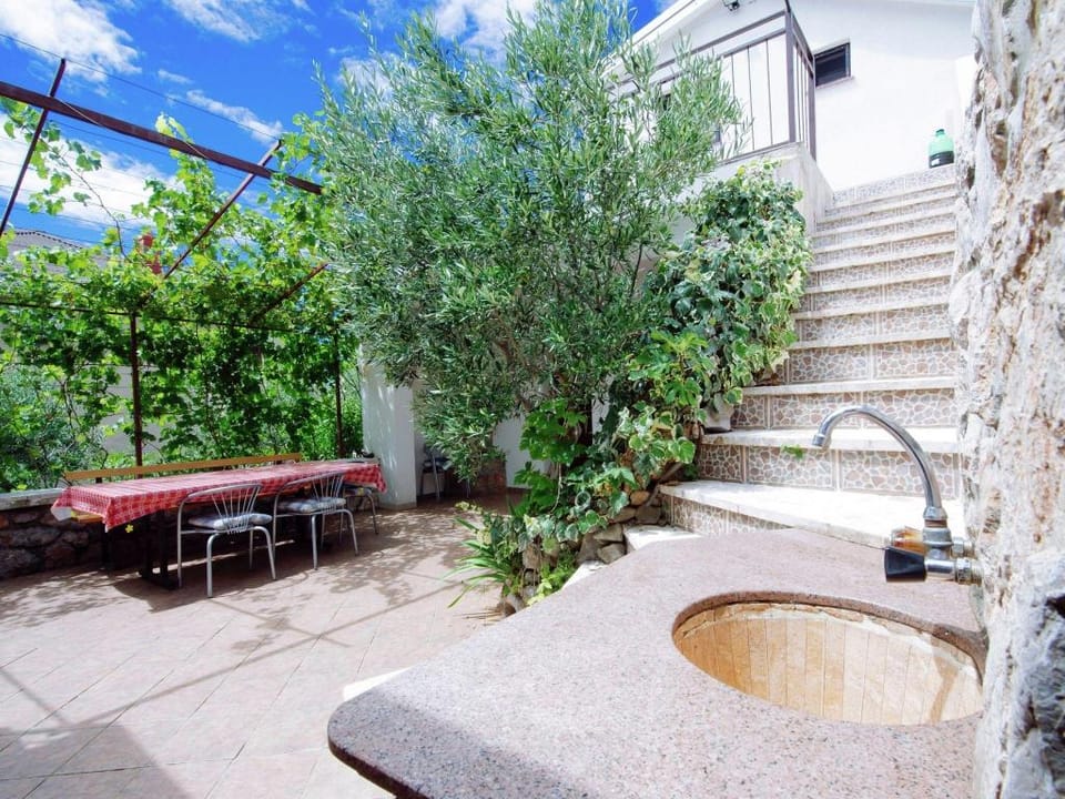 Nice apartment in Zadarska županija w/  Apartment in Zadar County