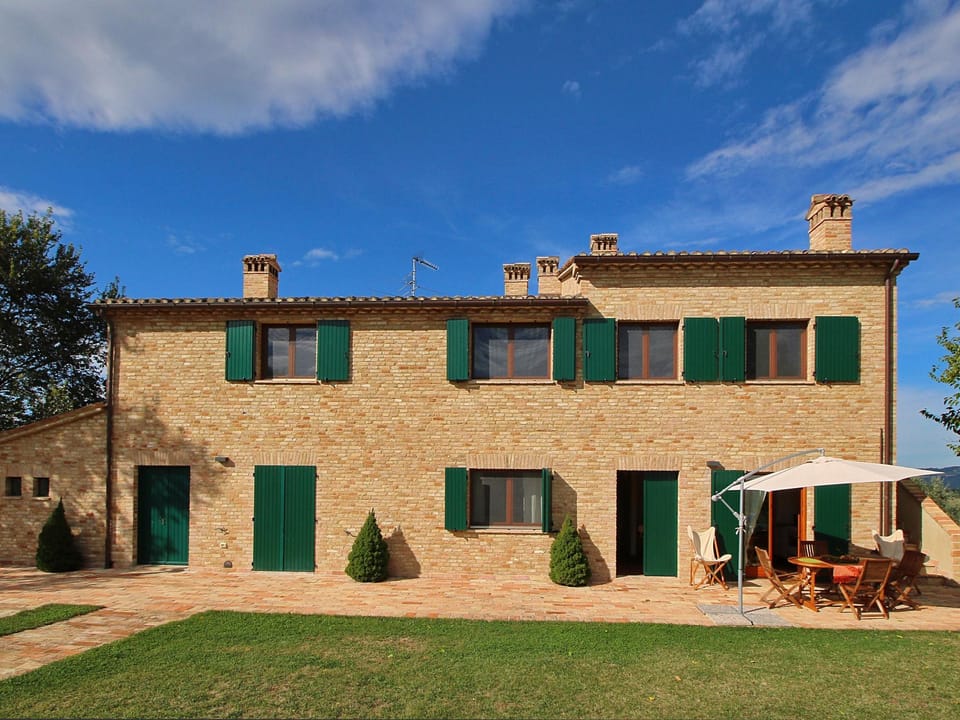 Tranquil Hilltop Cottage Vacation rental in Marche