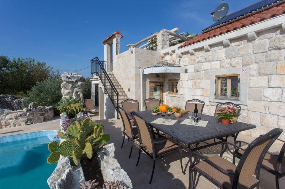 Stonehouse Marina - Estate With A Two Private Pools Vacation rental in Šibenik-Knin County, Croatia
