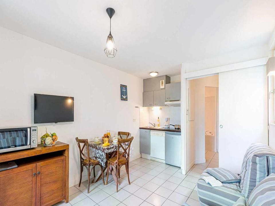 Studio in Arcachon Bay with Unique Design Apartment in Biganos