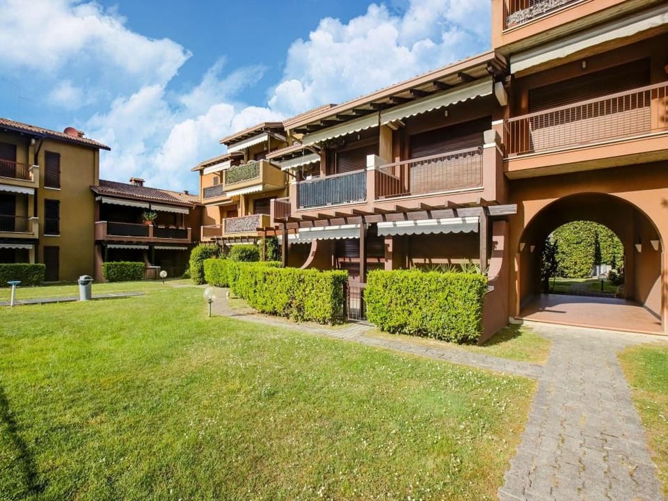 Apartment near Lake Garda with Pool Apartment in Sirmione