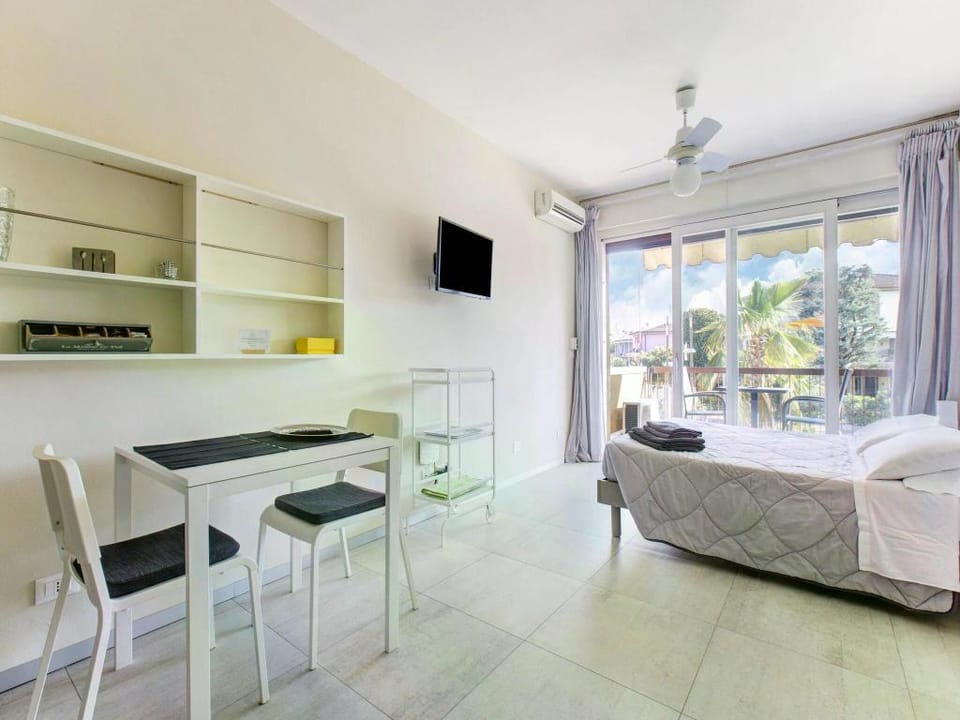 Apartment near Lake Garda with Pool Apartment in Sirmione