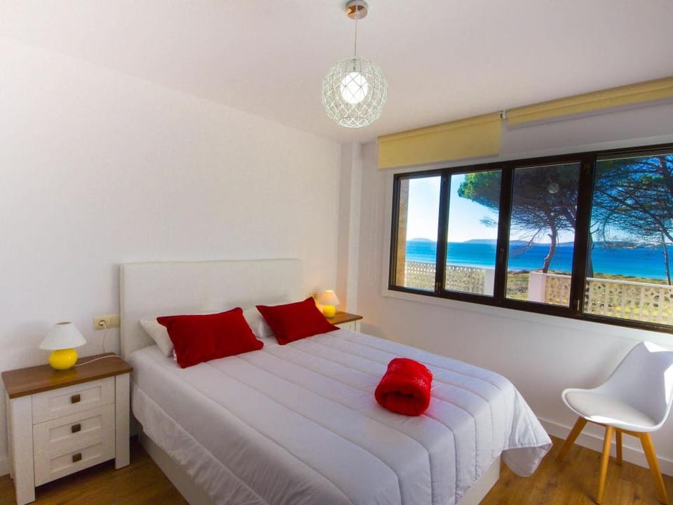Apartment with Ocean Terrace Apartment in O Morrazo