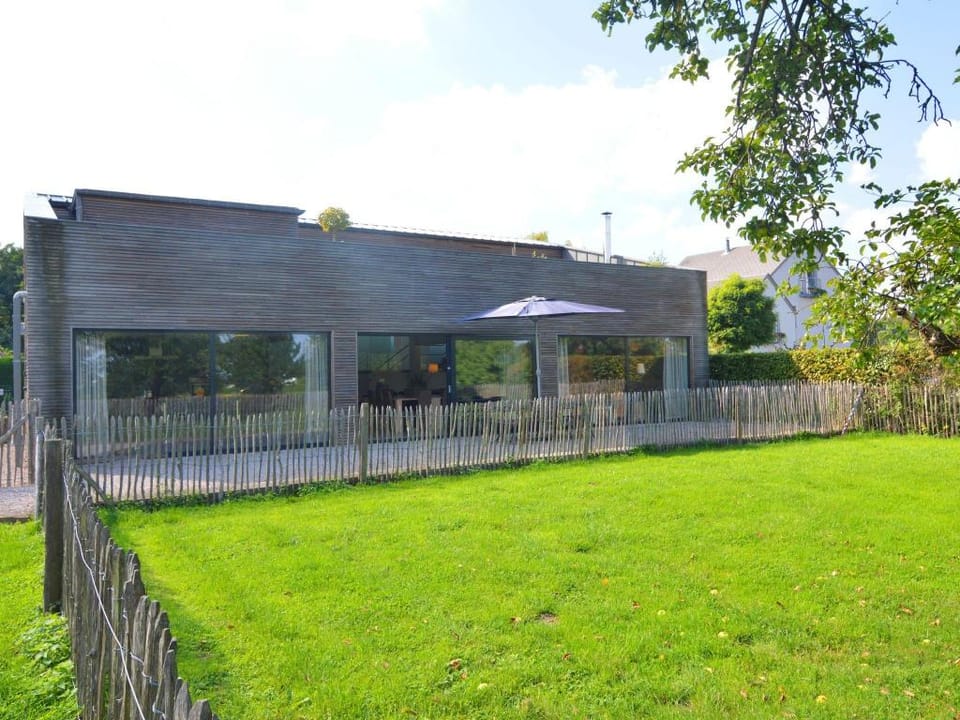 Family Villa, Profondeville Vacation rental in Wallonia, Belgium