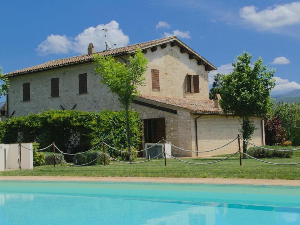 Holiday Home Foligno with Pool and Garden Vacation rental in Foligno