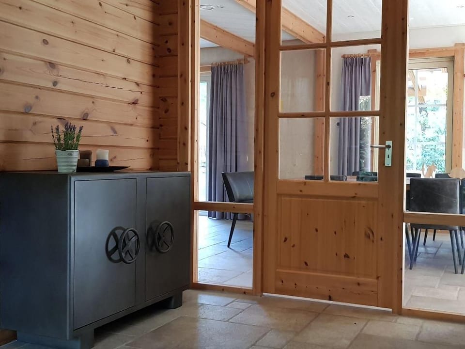 Spacious Stay Near Veluwe Vacation rental in Hoenderloo