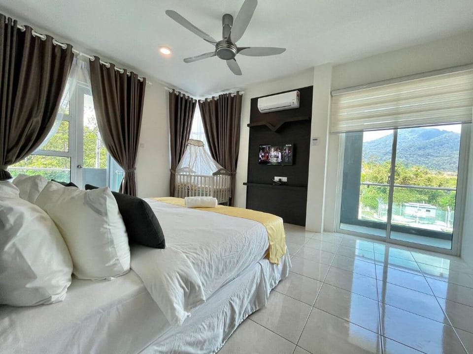 A Spacious 7BR Home w/ Private Swimming Pool  Vacation rental in Kedah