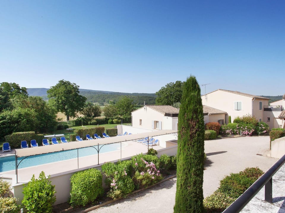 Sunny Stay in Lavender Land Apartment in Lacoste