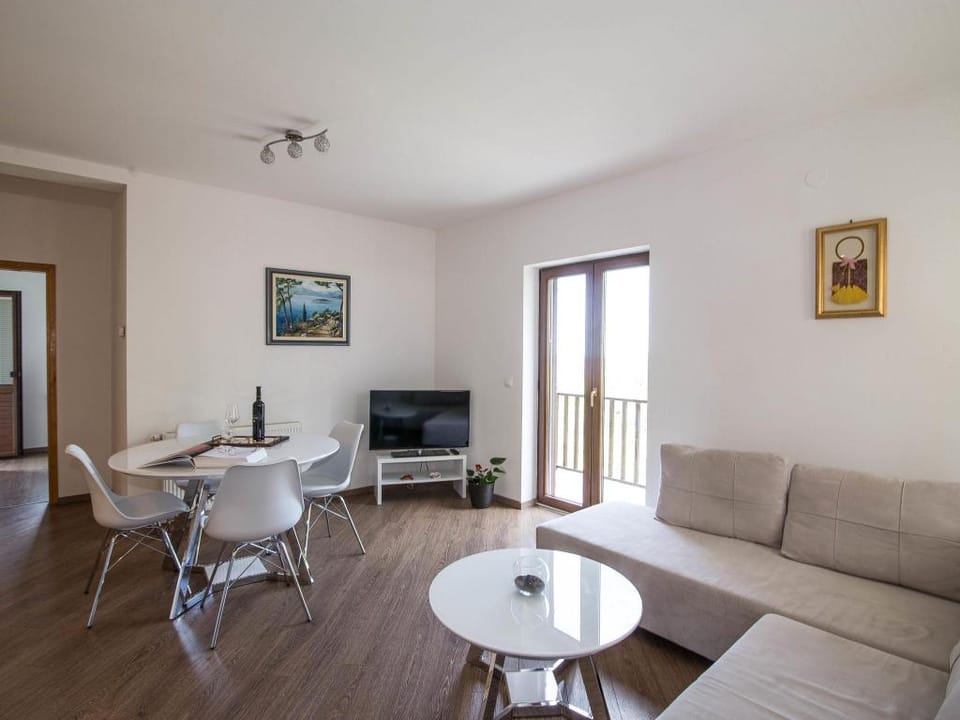 Apartment in Pridvorje near Pasjaca Beach Apartment in Dubrovnik-Neretva County