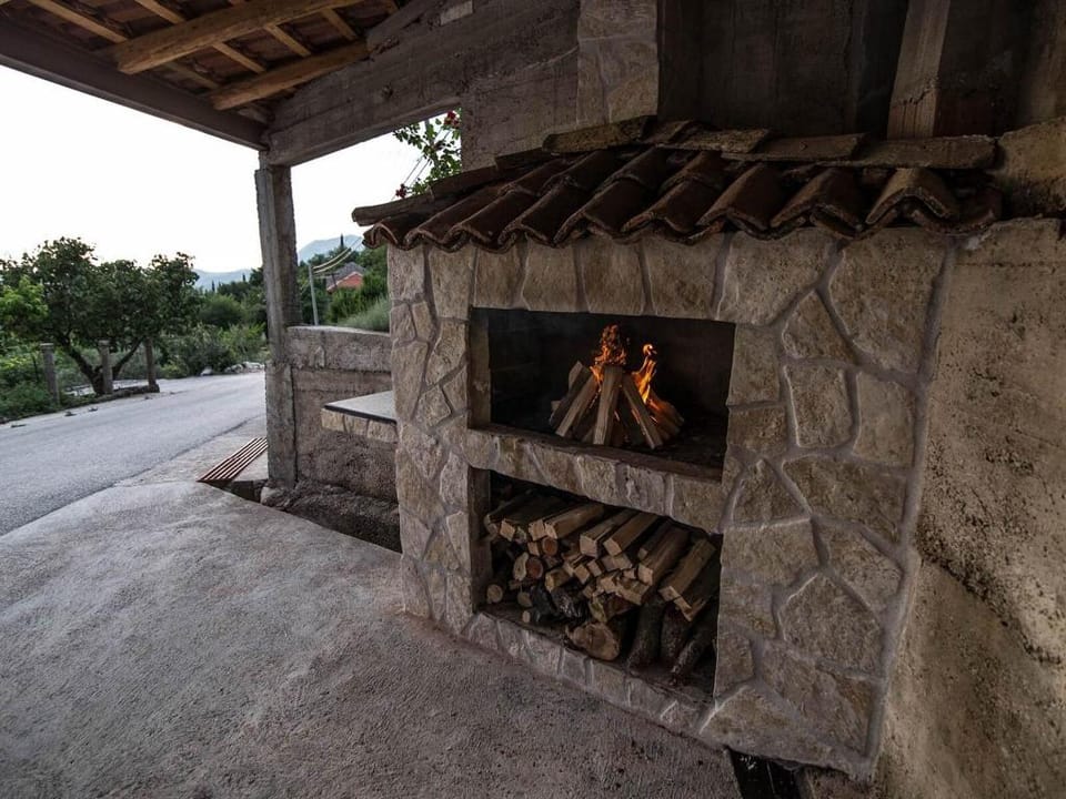 Apartment in Pridvorje near Pasjaca Beach Apartment in Dubrovnik-Neretva County