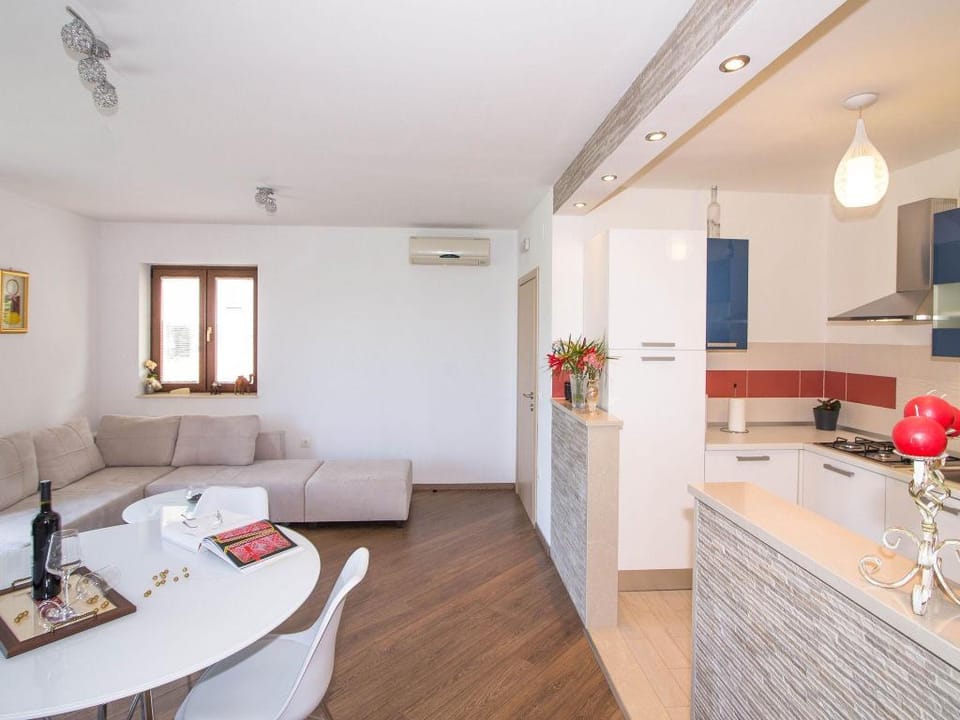 Apartment in Pridvorje near Pasjaca Beach Apartment in Dubrovnik-Neretva County