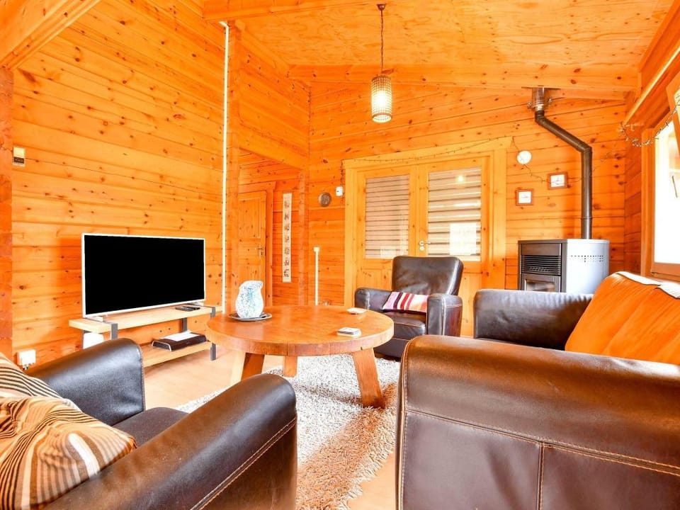 Wooden Holiday Home in Meijel with Private Garden Vacation rental in Limburg (province)