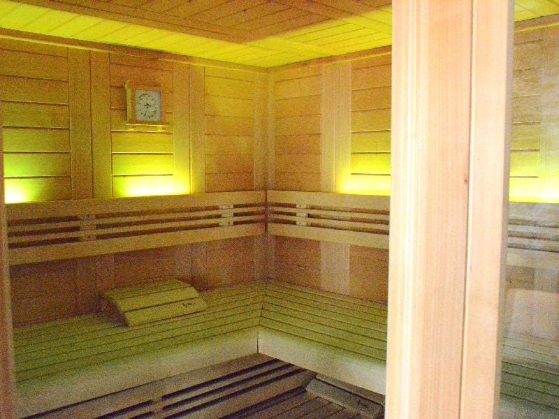 Holiday home in Spa with bubble bath and sauna Vacation rental in Wallonia, Belgium