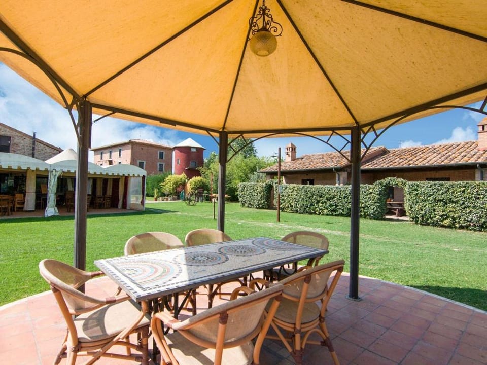 Belvilla by OYO Large Farmhouse with Pool Vacation rental in Umbria