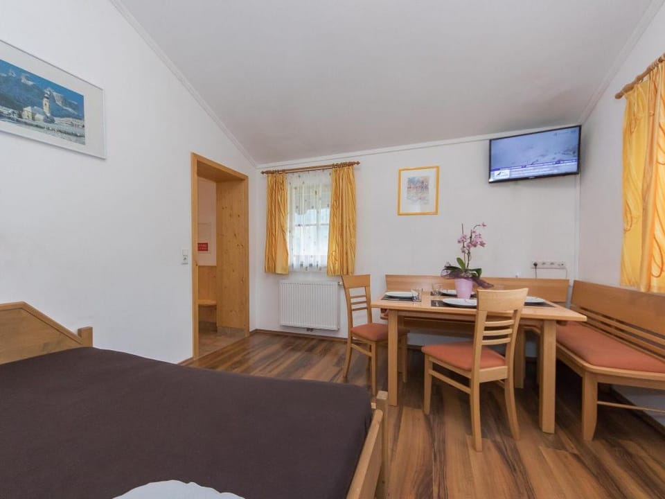 Sunny Alpine Apartment by the Slopes Apartment in Piesendorf