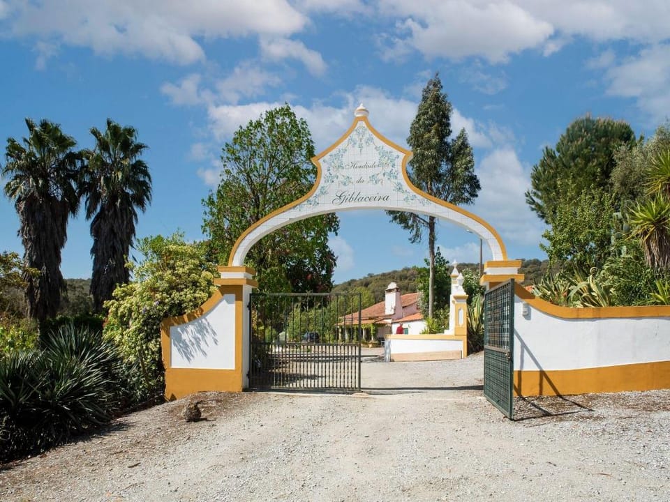 Farmhouse Dreams Explore and Relax Vacation rental in Setubal District